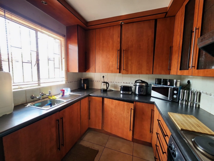 2 Bedroom Property for Sale in Tlhabane West North West